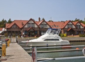 Nocleg w Łebie - Jacht Club Baltica Marina 