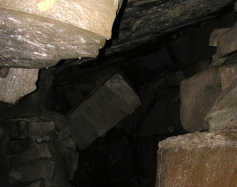 Zdjęcie przedstawia: Jaskinia w Trzech Kopcach 