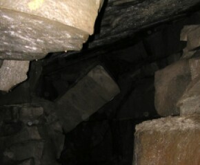 Zdjęcie przedstawia: Jaskinia w Trzech Kopcach 