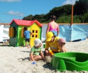 Zdjęcie przedstawia: Plażowe przedszkole w Ustce