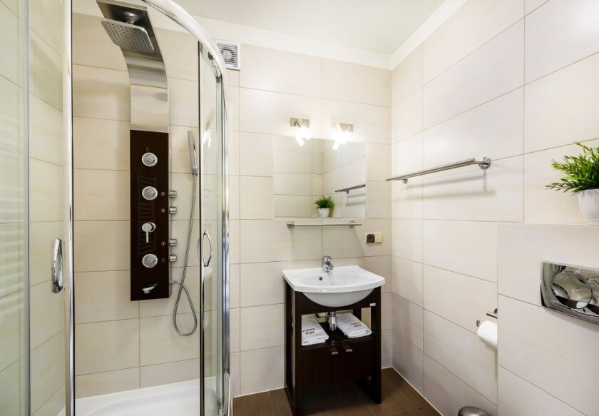 łazienka - kabina prysznicowa z funkcją jacuzzi