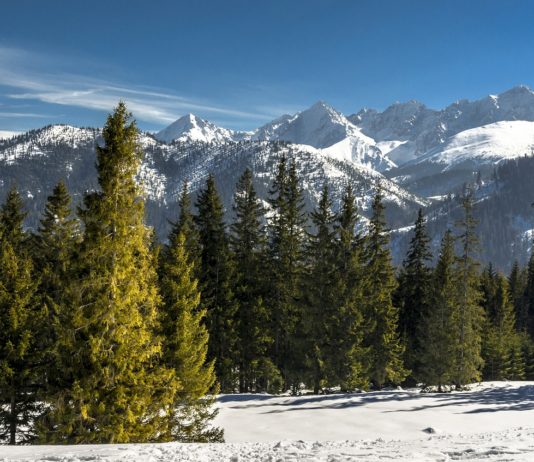 7 miejsc w górach, które zimą zapierają dech w piersiach