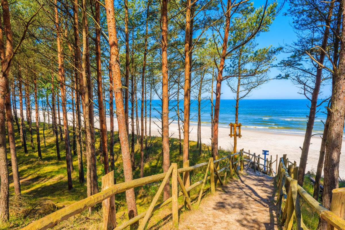 Spokojna plaża Bałtyk