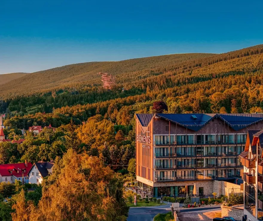 Hotel SPA z basenem w Górach Hotel SPA z basenem w Górach