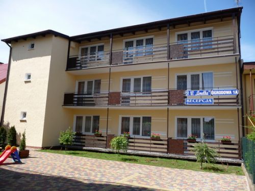 Nocleg w Dźwirzynie - Dom wypoczynkowy AMELKA