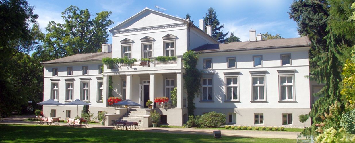 Nocleg w Podstolicach - Dw&oacute;r w Podstolicach