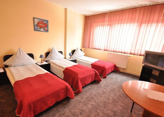 Nocleg w Jeleniej G&oacute;rze - Hotel Karkonosze