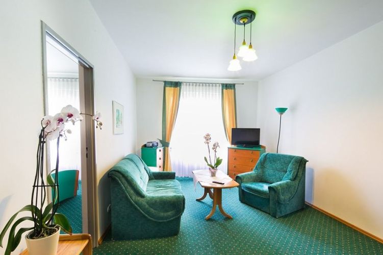 Nocleg w Suchej Beskidzkiej - Hotel Monttis