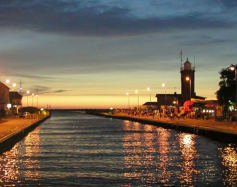 Zdjęcie przedstawia: Latarnia Morska w Darłówku