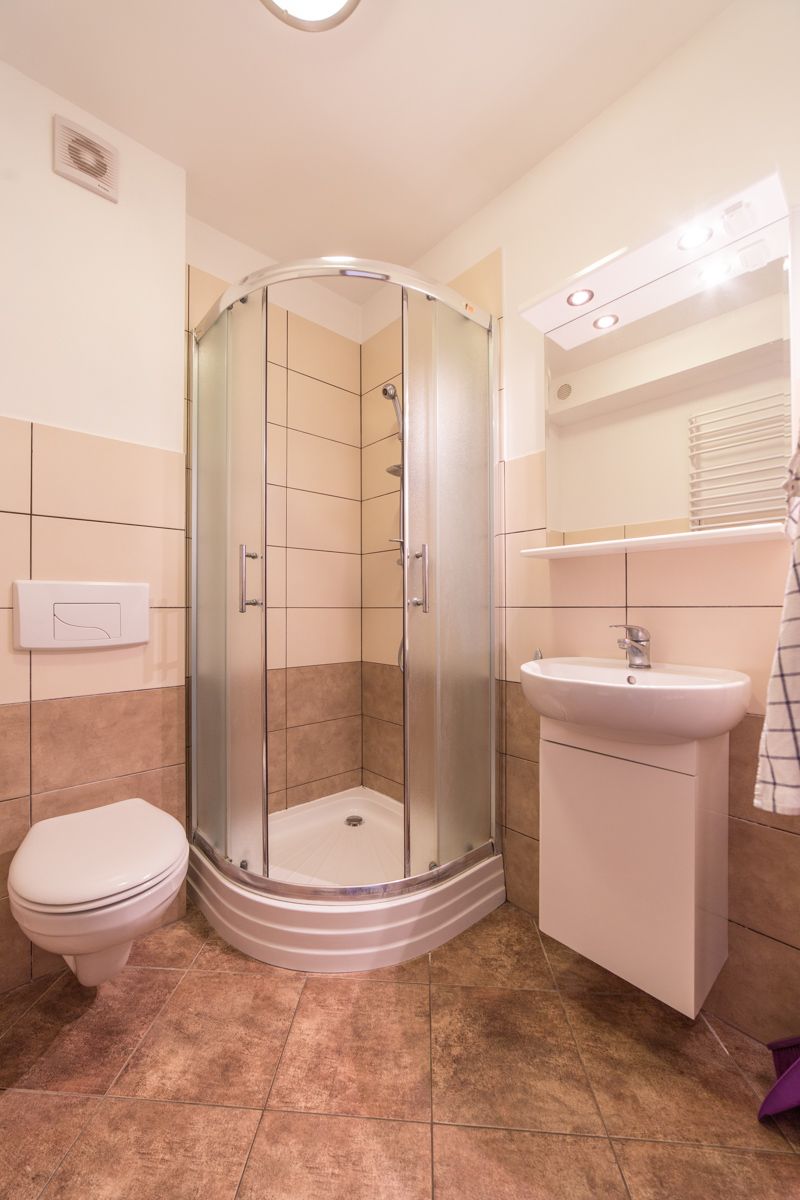 Łazienka w pokoju Family w budynku A