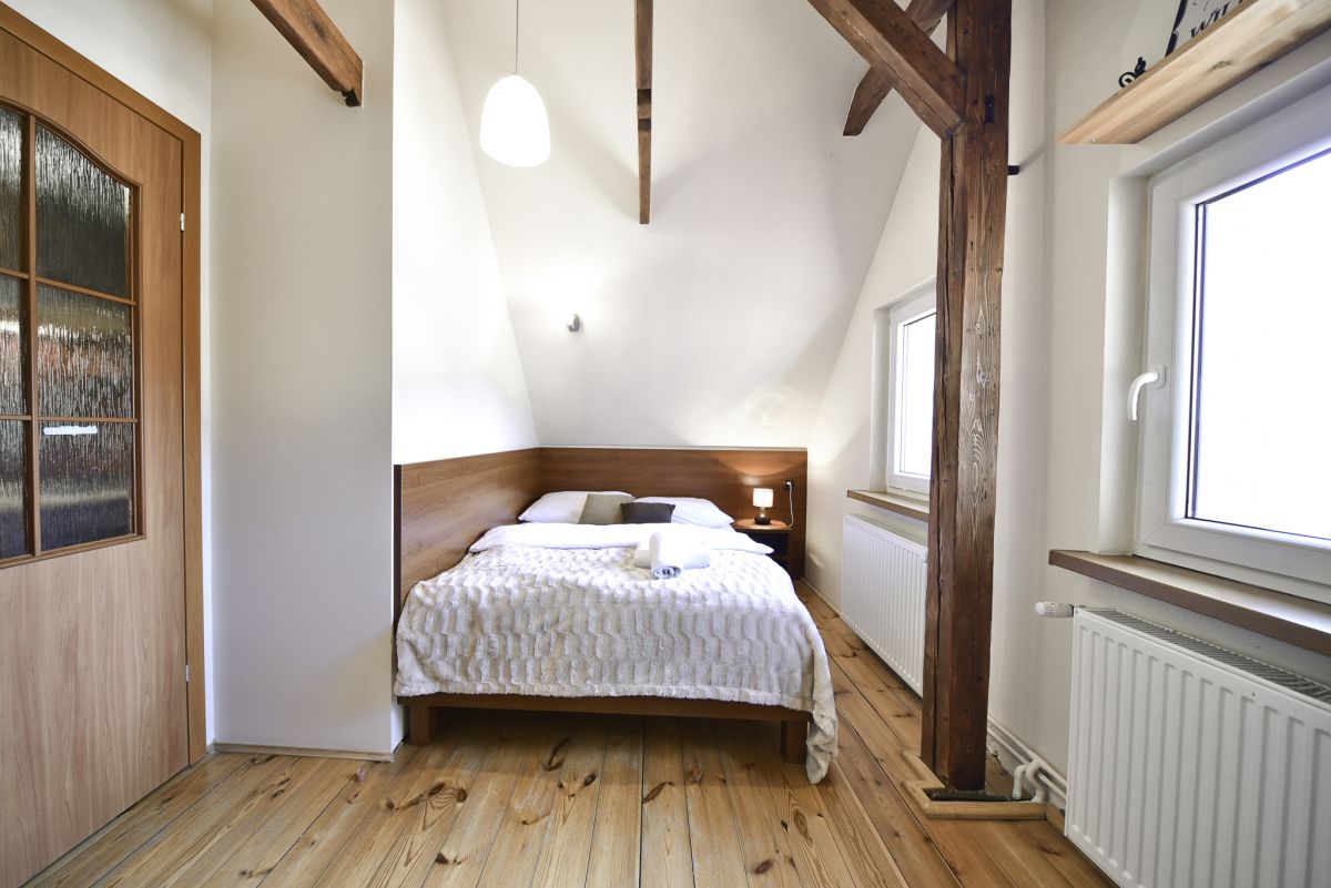 Sypialnia z podw&oacute;jnym ł&oacute;żkiem