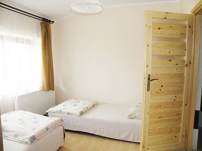 Nocleg w Swornychgaciach - Pokoje Kajaki DD