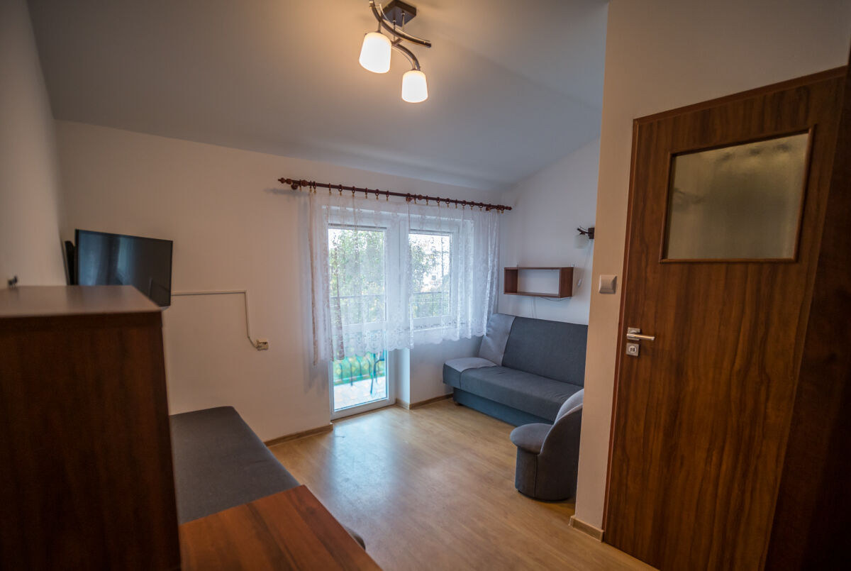 Pok&oacute;j nr 4, 2-osobowy z balkonem, z jednym ł&oacute;żkiem 2-osobowym i jednym 1-osobowym.