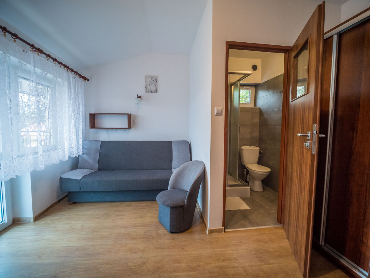 Pok&oacute;j nr 4, 2-osobowy z balkonem, z jednym ł&oacute;żkiem 2-osobowym i jednym 1-osobowym.