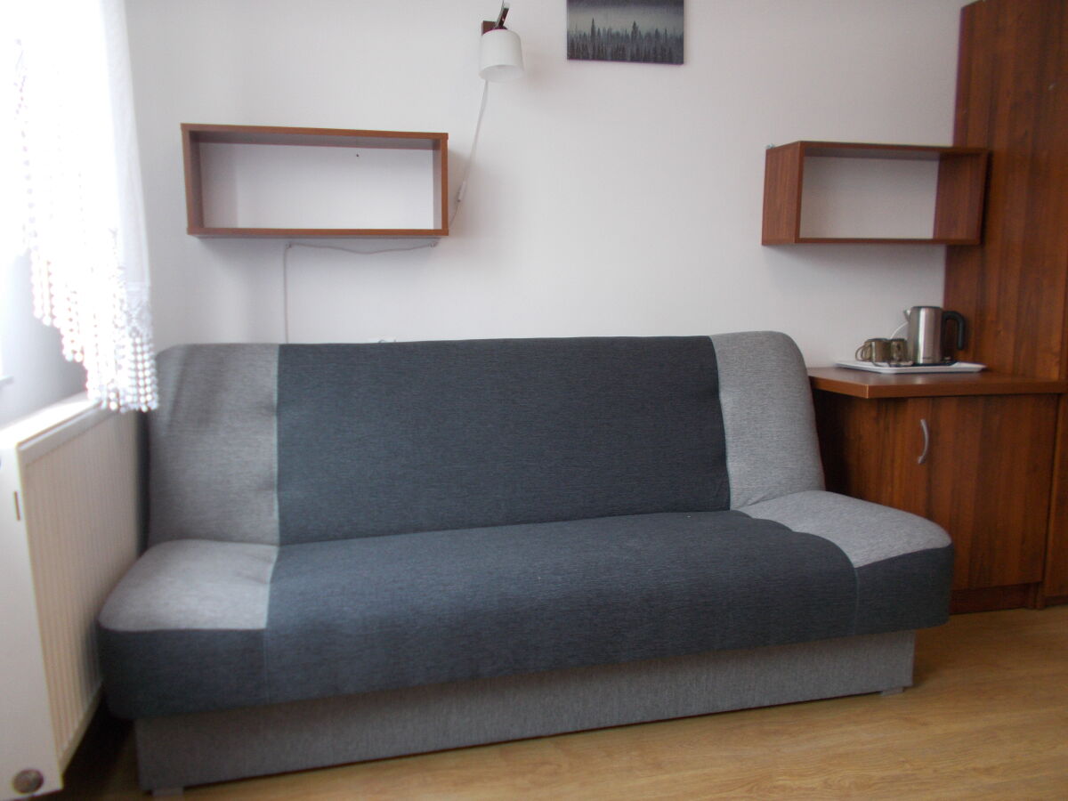 Pok&oacute;j nr 7, 2-osobowy bez balkonu, z jednym ł&oacute;żkiem 2-osobowym i jednym 1-osobowym.