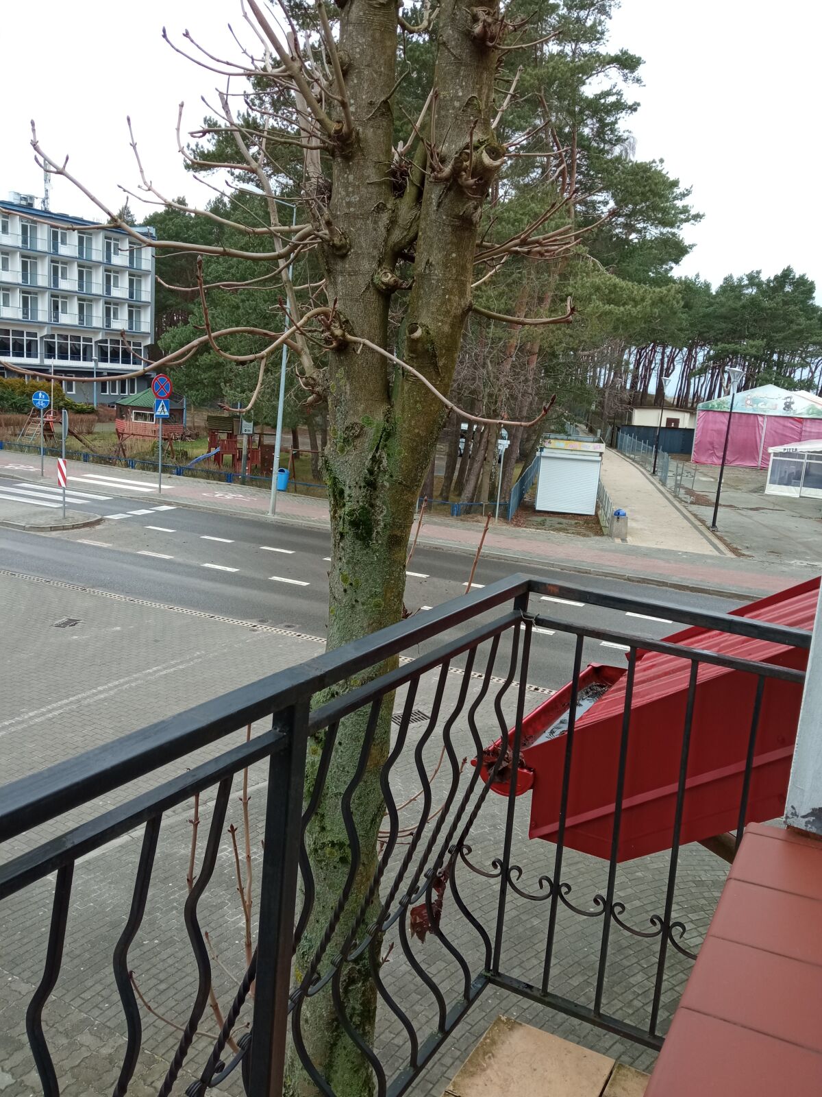 Pok&oacute;j nr 10, 2-osobowy z balkonem, z dwoma ł&oacute;żkami 1-osobowymi