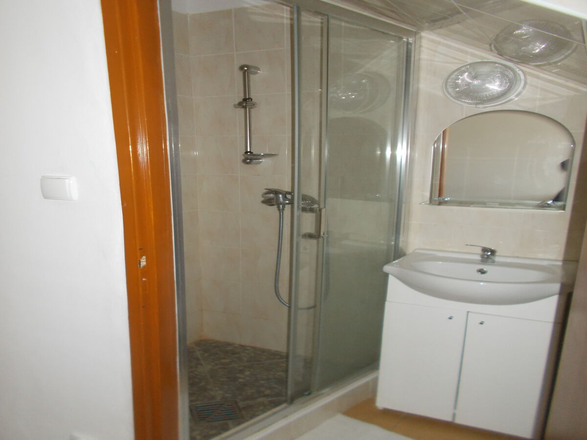 Pok&oacute;j nr 11, 2-osobowy, z balkonem, z jednym ł&oacute;żkiem 2-osobowym i jednym 1-osobowym.