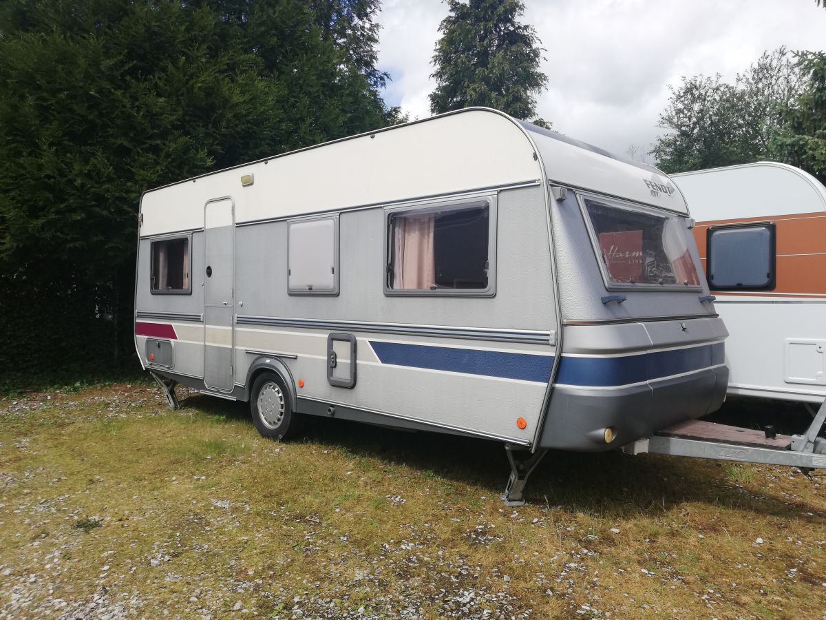 Nocleg w Dźwirzynie - przyczepa kempingowa 