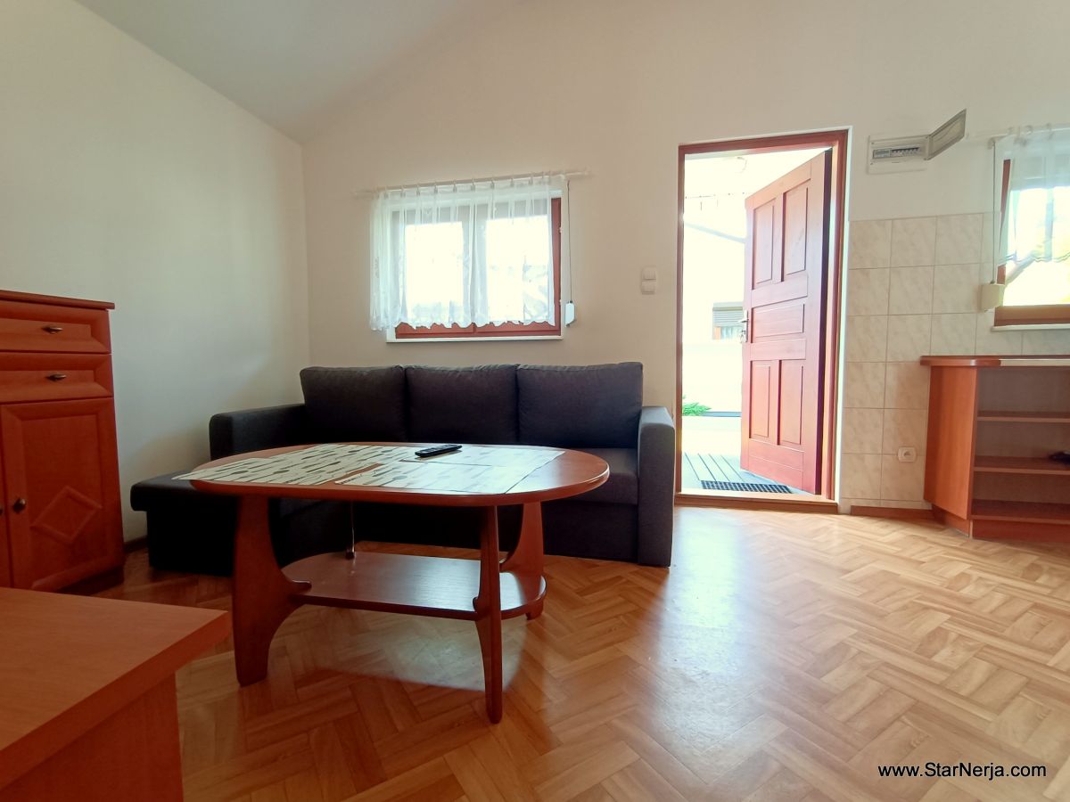 Domki letniskowe NORD-STAR w SARBINOWIE , do 6 os&oacute;b (wl. z dziecmi), 2 sypialnie +sofa w salonie.