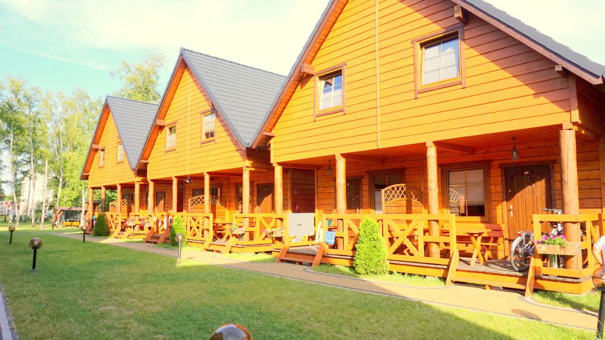 Domki letniskowe RAJ-STAR-BOBOLIN, 200m od plazy. &middot;pokojowe z 2 sypialnie, lazienka pokoj dzienny z 