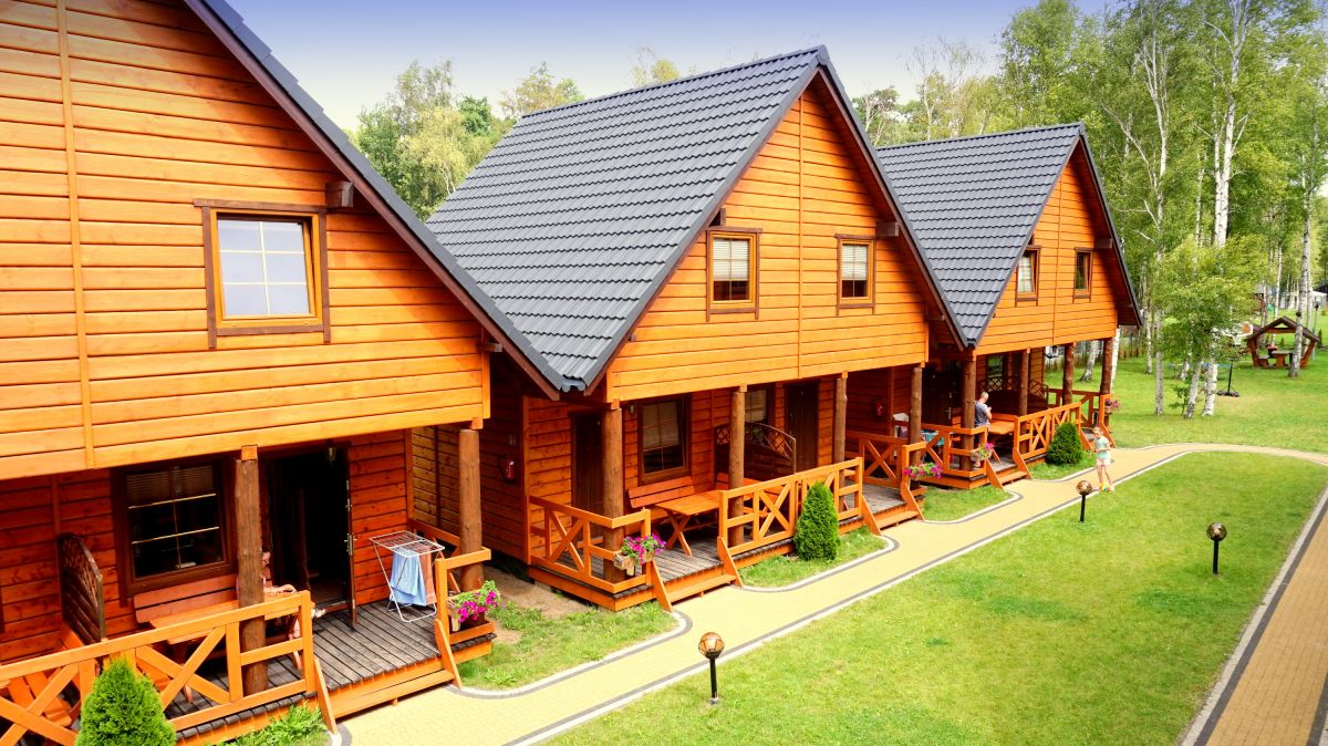 Domki letniskowe RAJ-STAR-BOBOLIN, 200m od plazy. &middot;pokojowe z 2 sypialnie, lazienka pokoj dzienny z 