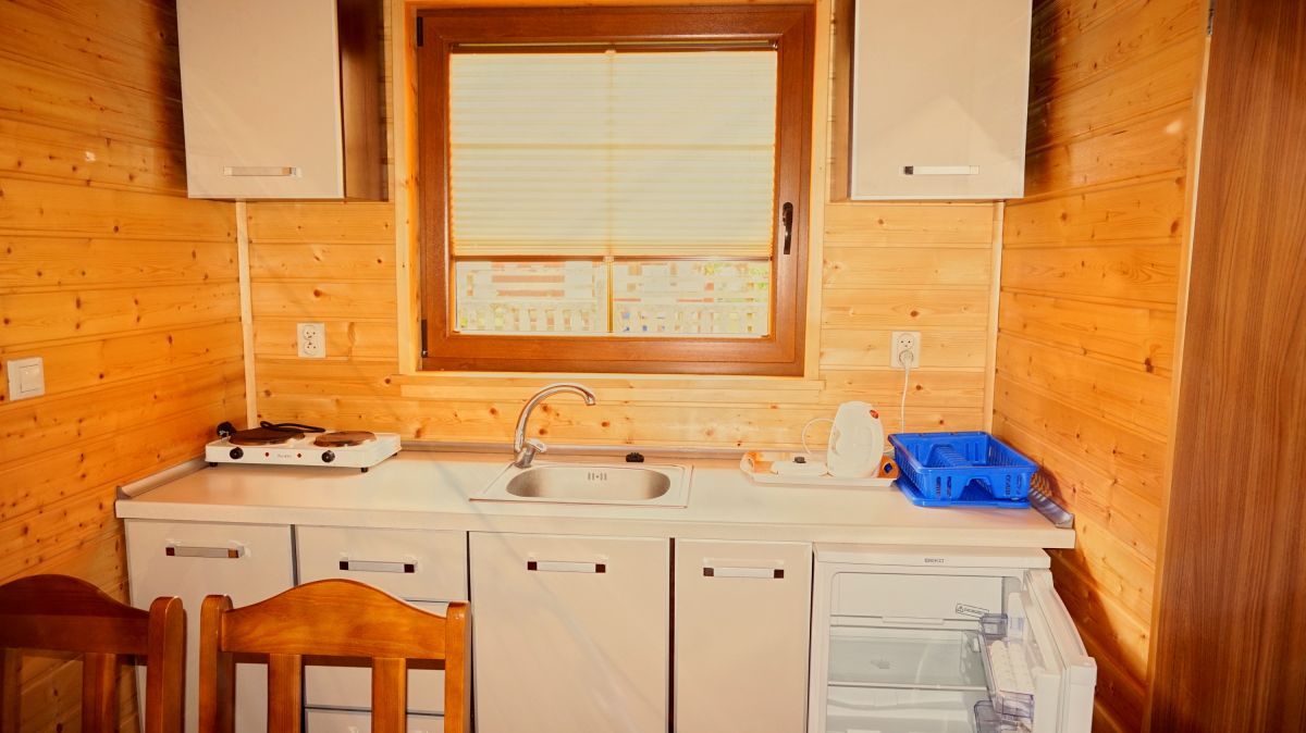 Domki letniskowe RAJ-STAR-BOBOLIN, 200m od plazy. &middot;pokojowe z 2 sypialnie, lazienka pokoj dzienny z 