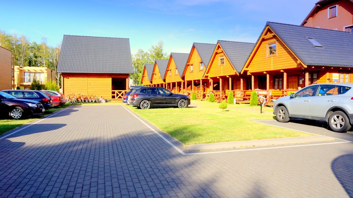 Domki letniskowe RAJ-STAR-BOBOLIN, 200m od plazy. &middot;pokojowe z 2 sypialnie, lazienka pokoj dzienny z 