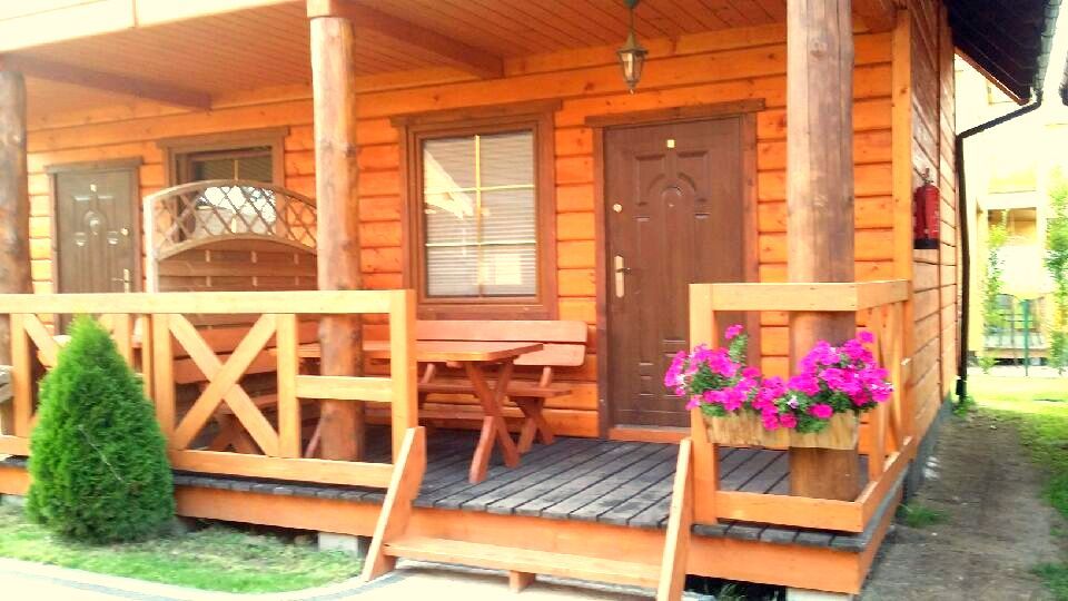 Domki letniskowe RAJ-STAR-BOBOLIN, 200m od plazy. &middot;pokojowe z 2 sypialnie, lazienka pokoj dzienny z 