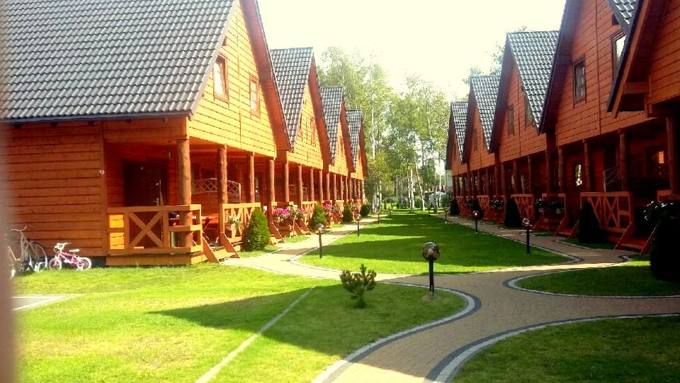 Domki letniskowe RAJ-STAR-BOBOLIN, 200m od plazy. &middot;pokojowe z 2 sypialnie, lazienka pokoj dzienny z 