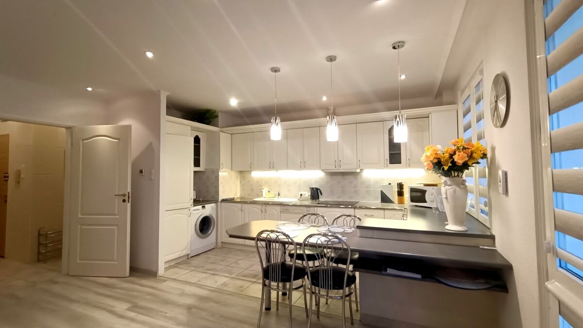 . Apartament STAR-Kołobrzeg.- Ogrody, 2 do 4/5 os&oacute;b.  Lokalizacja KOŁOBRZEG ul. J. Bema 1. A.