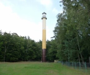 Zdjęcie przedstawia: Wieża widokowa w Orzechowie Morskim 