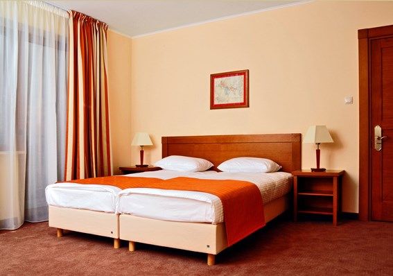 Nocleg w Warszawie - Willa Amfora