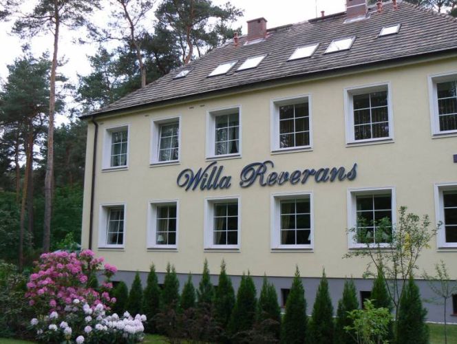 Nocleg w Bornem Sulimowie - Willa Reverans